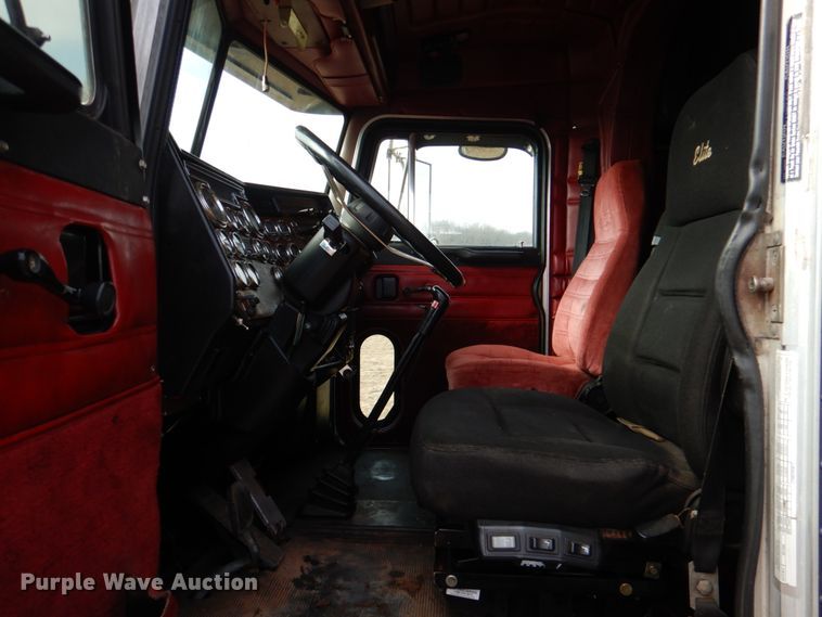 image for item HL9315 1999 Peterbilt 379  semi truck