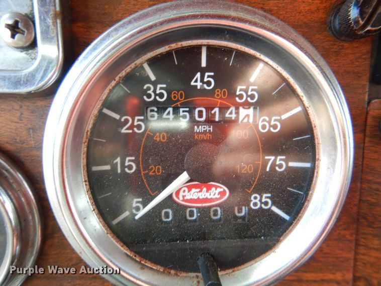 image for item HL9315 1999 Peterbilt 379  semi truck