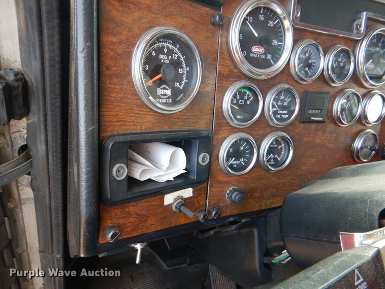 image for item HL9315 1999 Peterbilt 379  semi truck