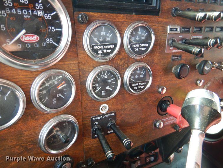 image for item HL9315 1999 Peterbilt 379  semi truck