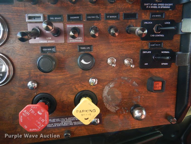 image for item HL9315 1999 Peterbilt 379  semi truck