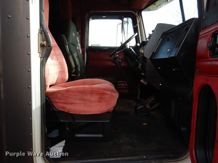 image for item HL9315 1999 Peterbilt 379  semi truck