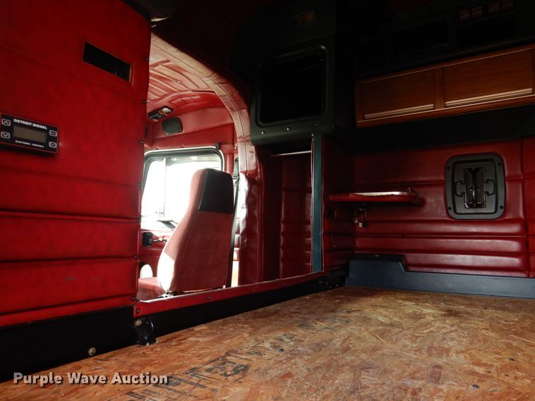 image for item HL9315 1999 Peterbilt 379  semi truck