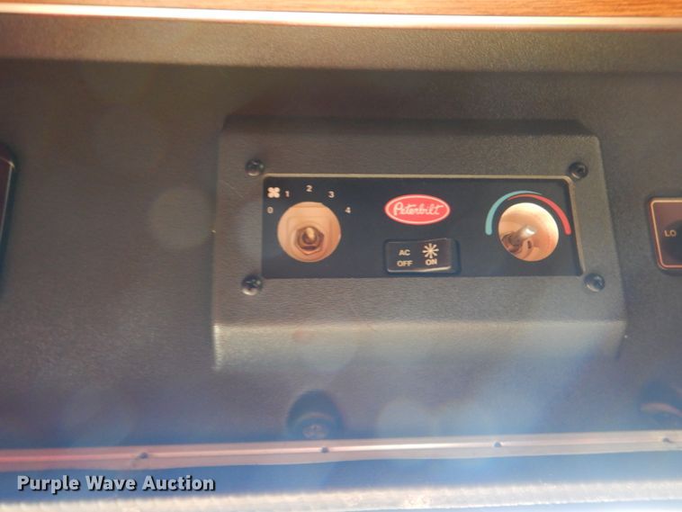 image for item HL9315 1999 Peterbilt 379  semi truck