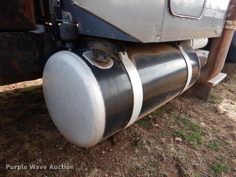 image for item HL9315 1999 Peterbilt 379  semi truck