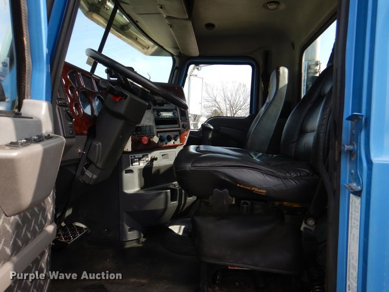 image for item HL9316 2012 Mack  semi truck