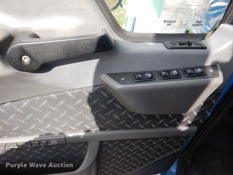 image for item HL9316 2012 Mack  semi truck