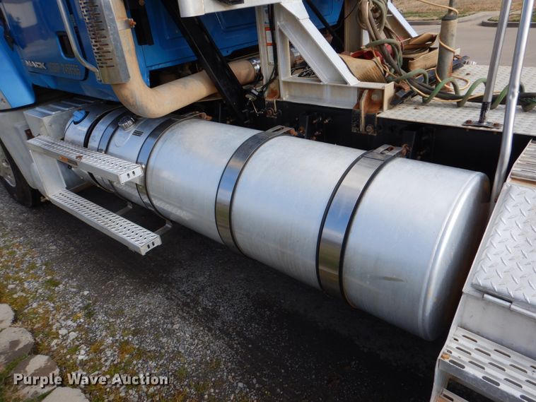 image for item HL9316 2012 Mack  semi truck