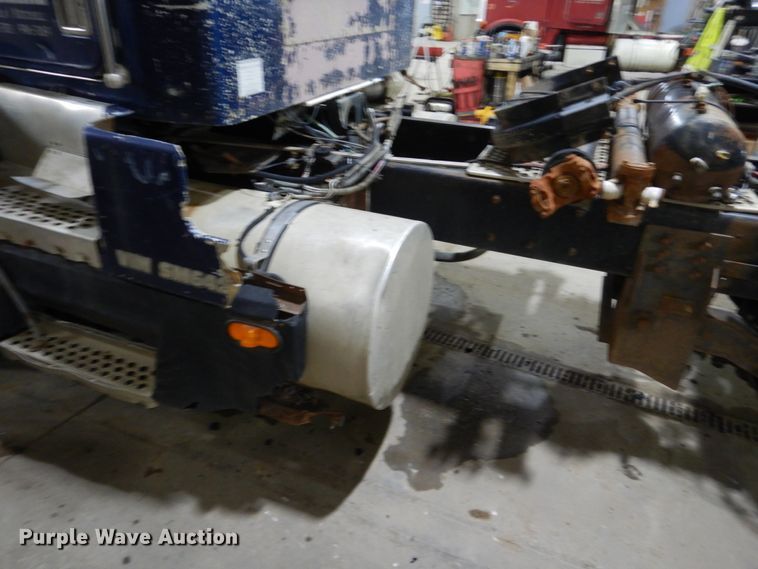 image for item HS9827 1995 Kenworth T600  semi truck