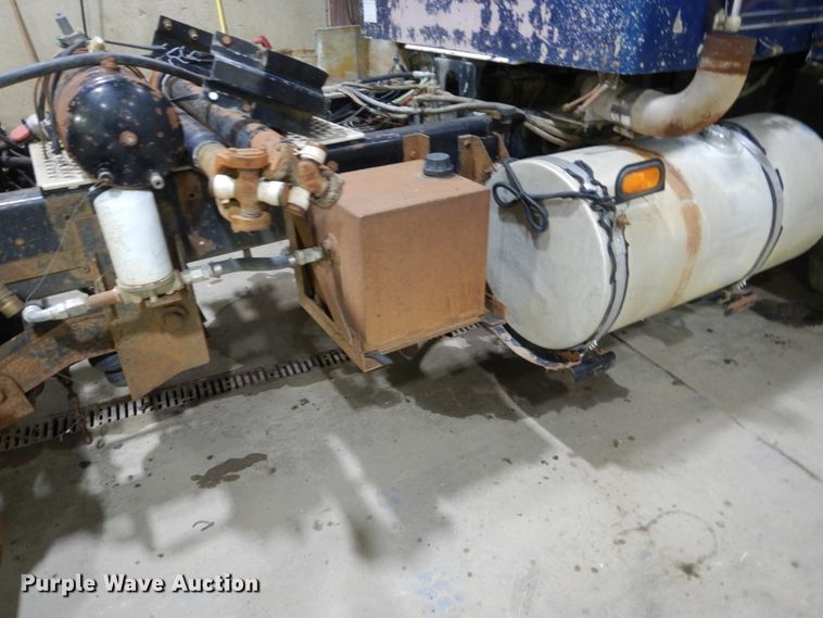 image for item HS9827 1995 Kenworth T600  semi truck