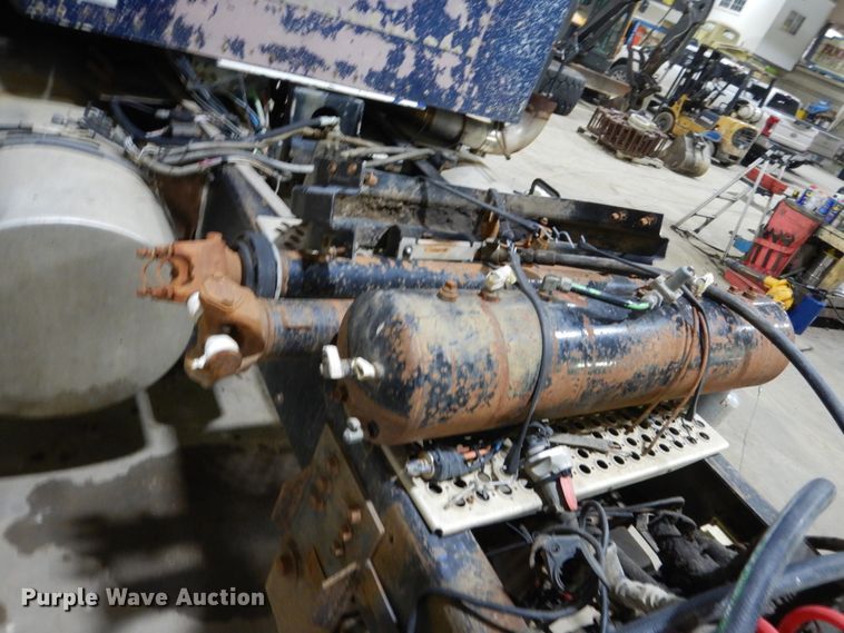 image for item HS9827 1995 Kenworth T600  semi truck