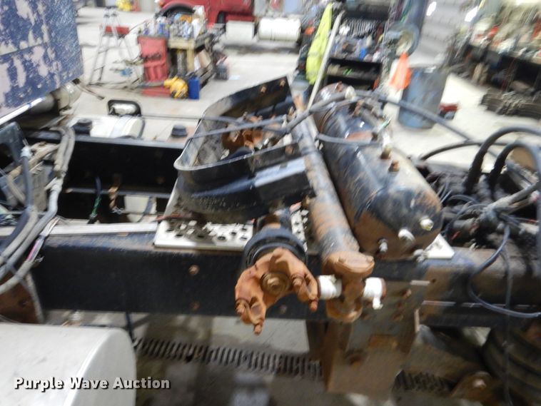 image for item HS9827 1995 Kenworth T600  semi truck