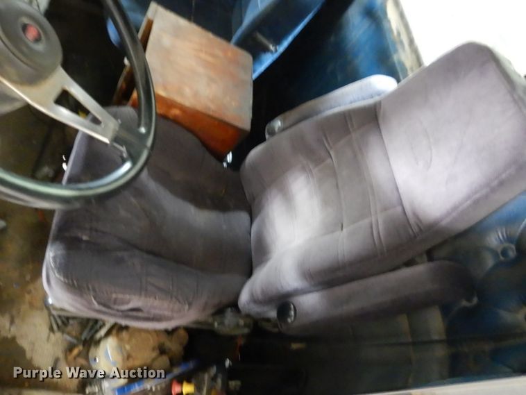 image for item HS9827 1995 Kenworth T600  semi truck