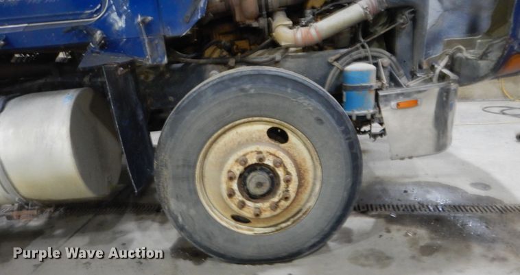 image for item HS9827 1995 Kenworth T600  semi truck