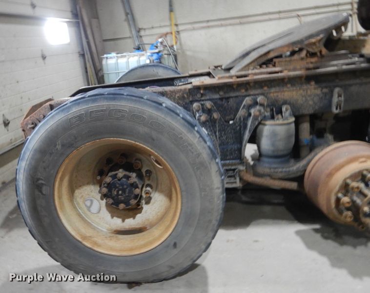 image for item HS9827 1995 Kenworth T600  semi truck