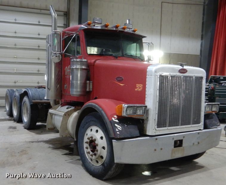 image for item HS9828 2000 Peterbilt 378  semi truck