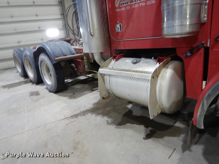 image for item HS9828 2000 Peterbilt 378  semi truck