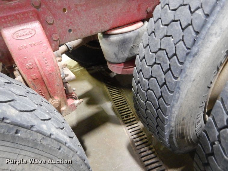 image for item HS9828 2000 Peterbilt 378  semi truck