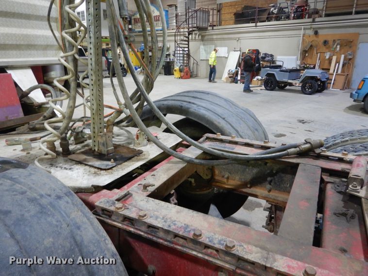 image for item HS9828 2000 Peterbilt 378  semi truck