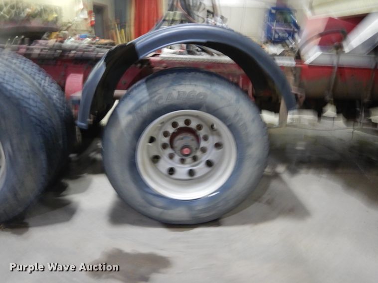 image for item HS9828 2000 Peterbilt 378  semi truck