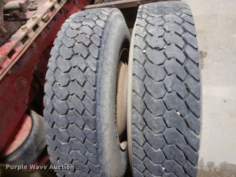 image for item HS9828 2000 Peterbilt 378  semi truck