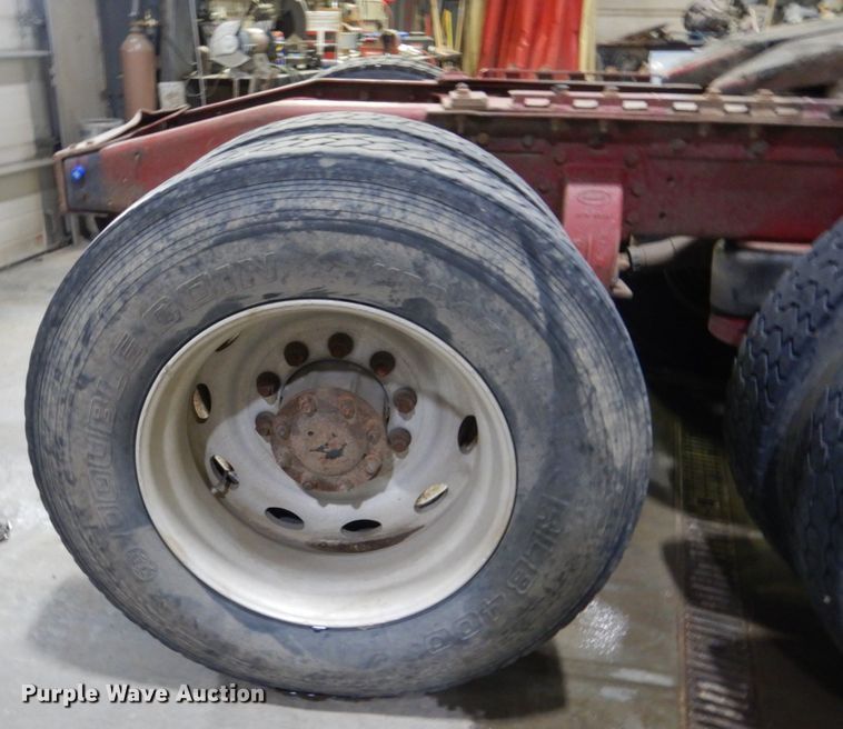 image for item HS9828 2000 Peterbilt 378  semi truck