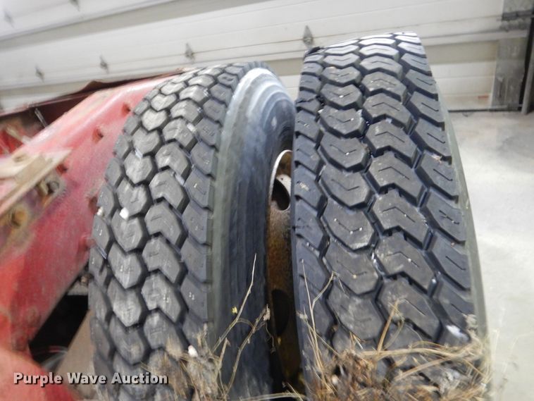 image for item HS9828 2000 Peterbilt 378  semi truck