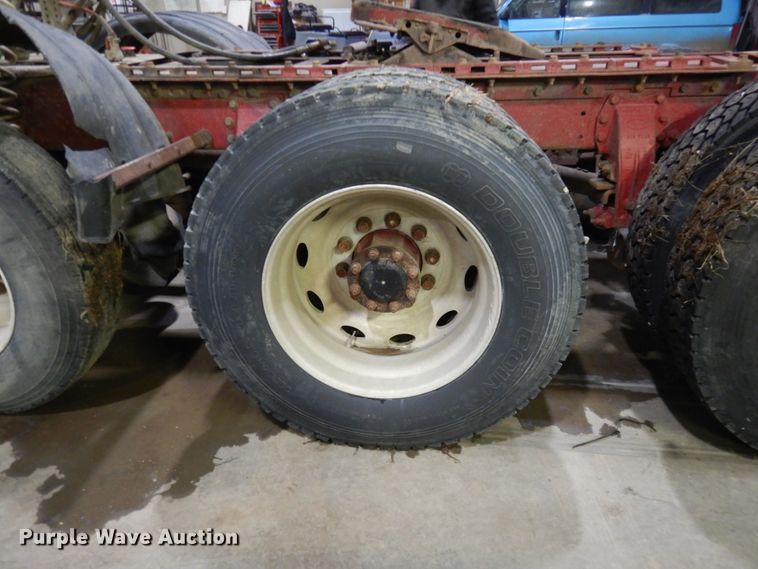 image for item HS9828 2000 Peterbilt 378  semi truck