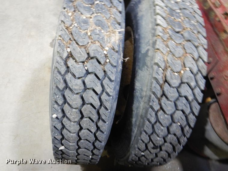 image for item HS9828 2000 Peterbilt 378  semi truck