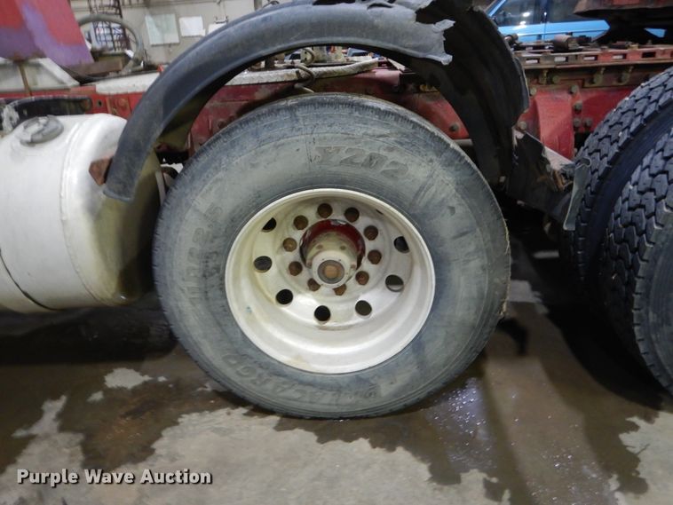 image for item HS9828 2000 Peterbilt 378  semi truck