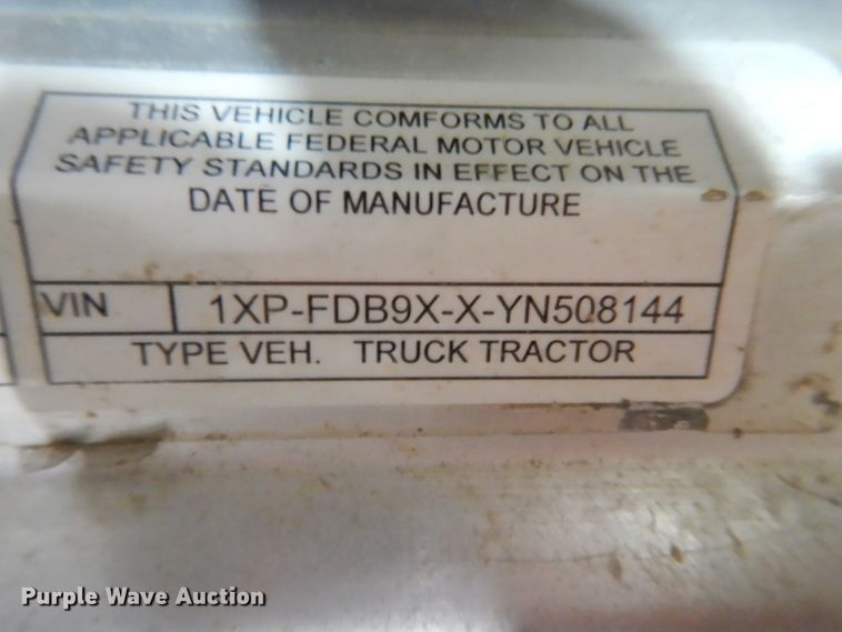 image for item HS9828 2000 Peterbilt 378  semi truck