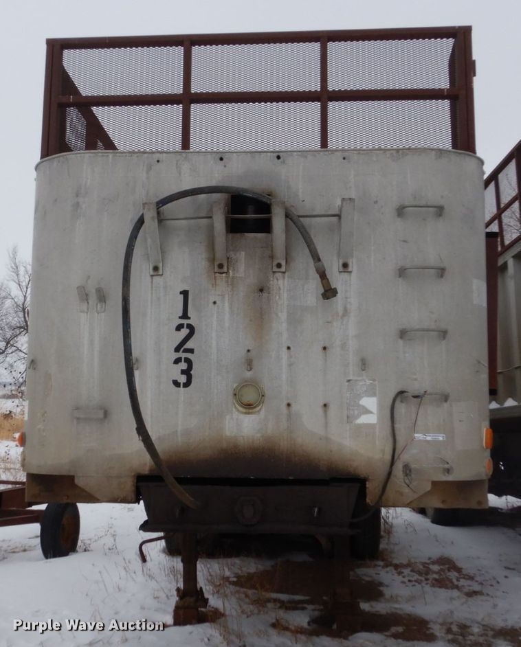 image for item HS9859 1979 East  end dump trailer