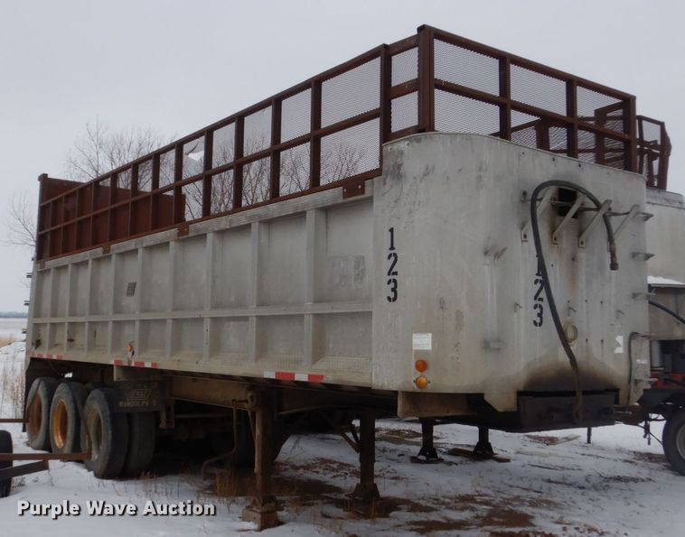image for item HS9859 1979 East  end dump trailer
