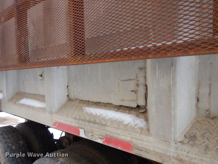 image for item HS9859 1979 East  end dump trailer