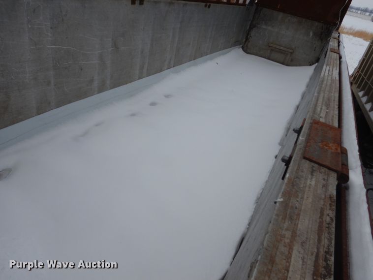 image for item HS9859 1979 East  end dump trailer