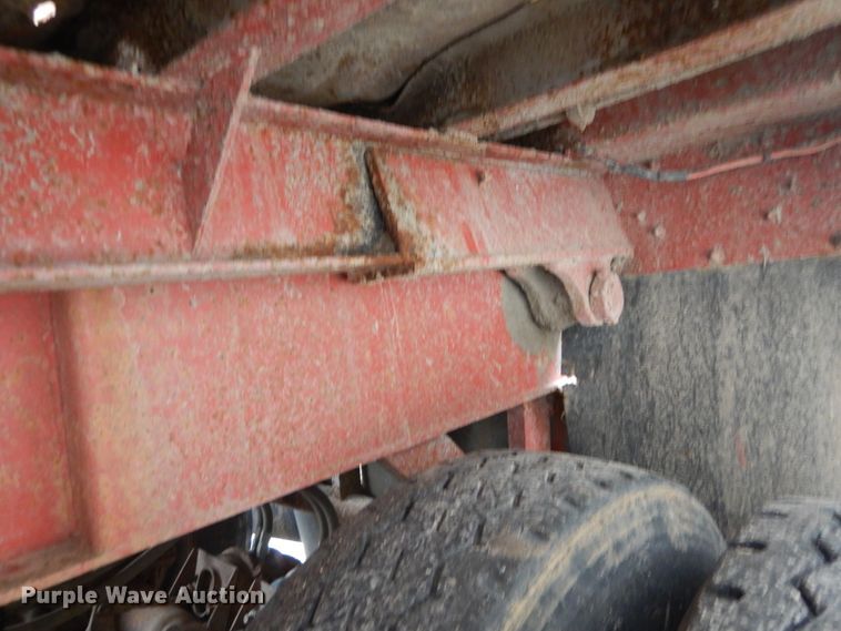 image for item HV9622 1996 Galbreath CFS-26  end dump trailer