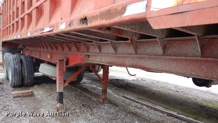 image for item HV9622 1996 Galbreath CFS-26  end dump trailer