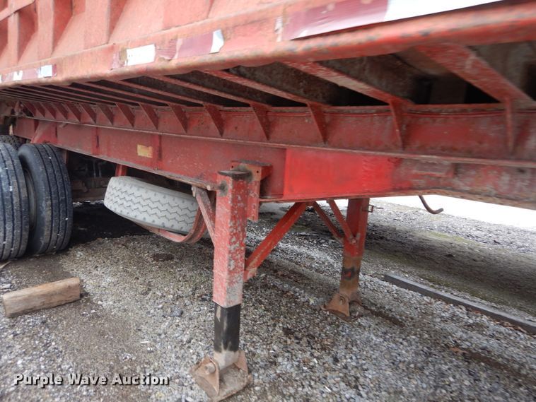 image for item HV9622 1996 Galbreath CFS-26  end dump trailer