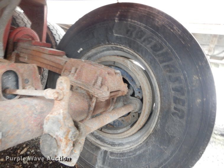 image for item HV9622 1996 Galbreath CFS-26  end dump trailer