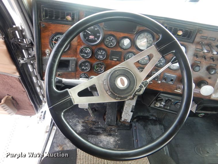 image for item HX9100 1998 Peterbilt 379  semi truck