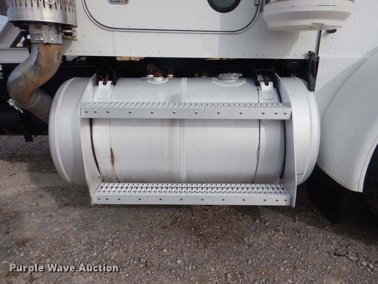 image for item HX9100 1998 Peterbilt 379  semi truck