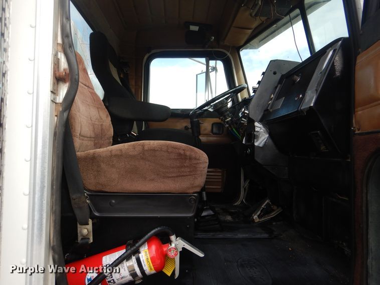 image for item HX9100 1998 Peterbilt 379  semi truck