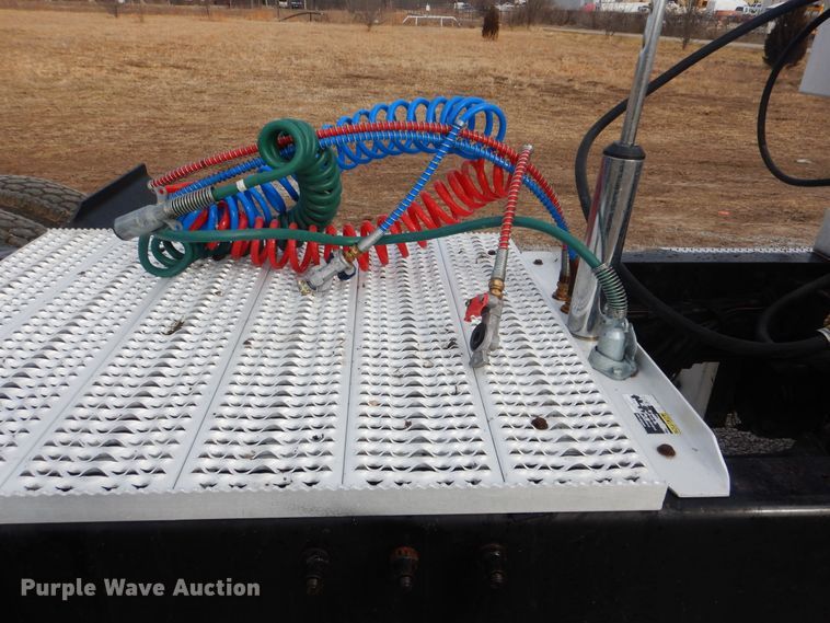 image for item HX9100 1998 Peterbilt 379  semi truck