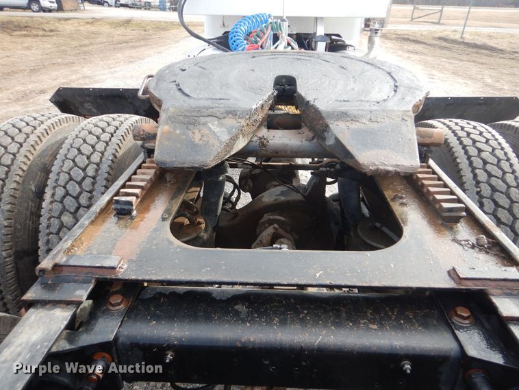 image for item HX9100 1998 Peterbilt 379  semi truck