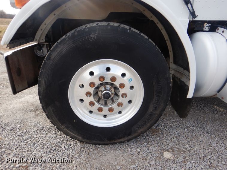 image for item HX9100 1998 Peterbilt 379  semi truck