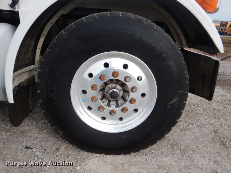 image for item HX9100 1998 Peterbilt 379  semi truck