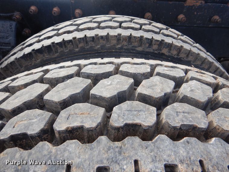 image for item HX9100 1998 Peterbilt 379  semi truck