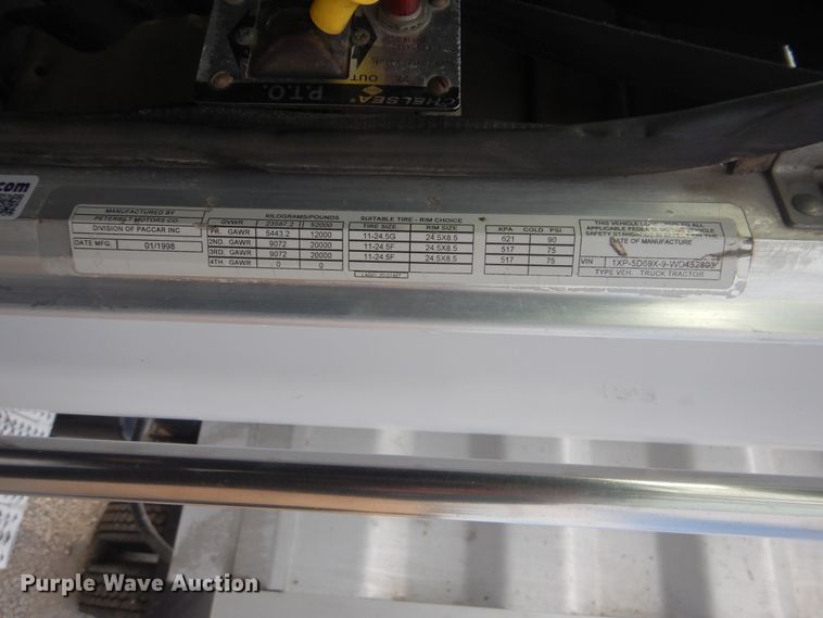 image for item HX9100 1998 Peterbilt 379  semi truck