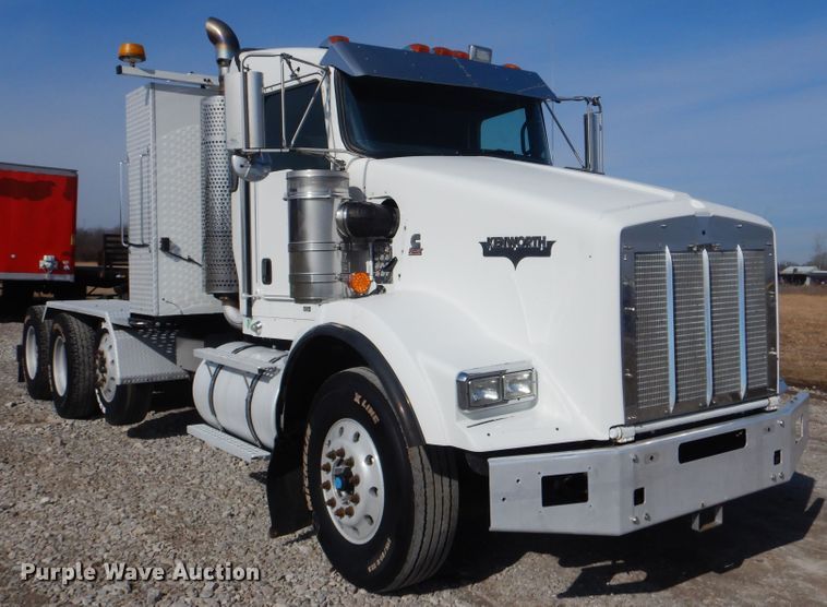 image for item HX9117 2009 Kenworth T800  semi truck