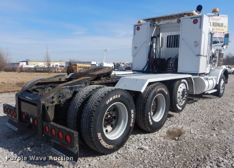 image for item HX9117 2009 Kenworth T800  semi truck